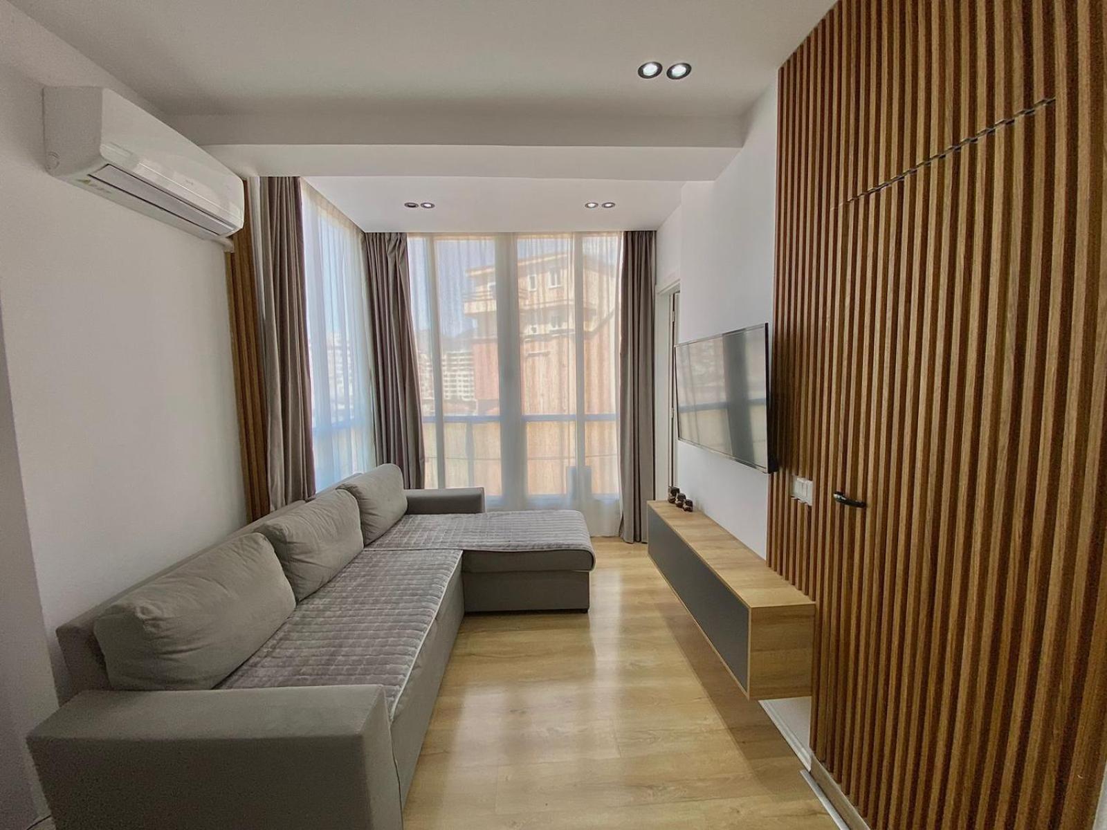 Mara Central Apartment 3 Tirana Exterior photo