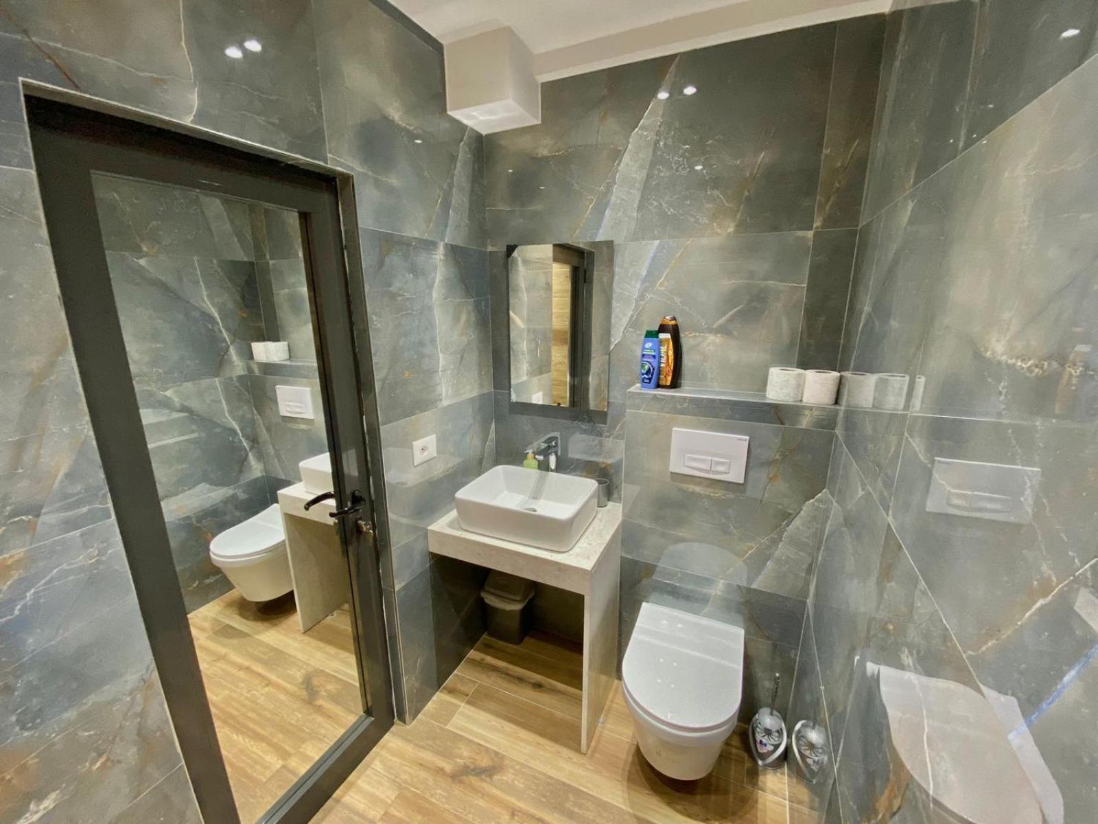 Mara Central Apartment 3 Tirana Exterior photo